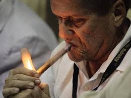 Người hút thuốc lá dễ bị mắc bệnh phổi tắc nghẽn mạn tính